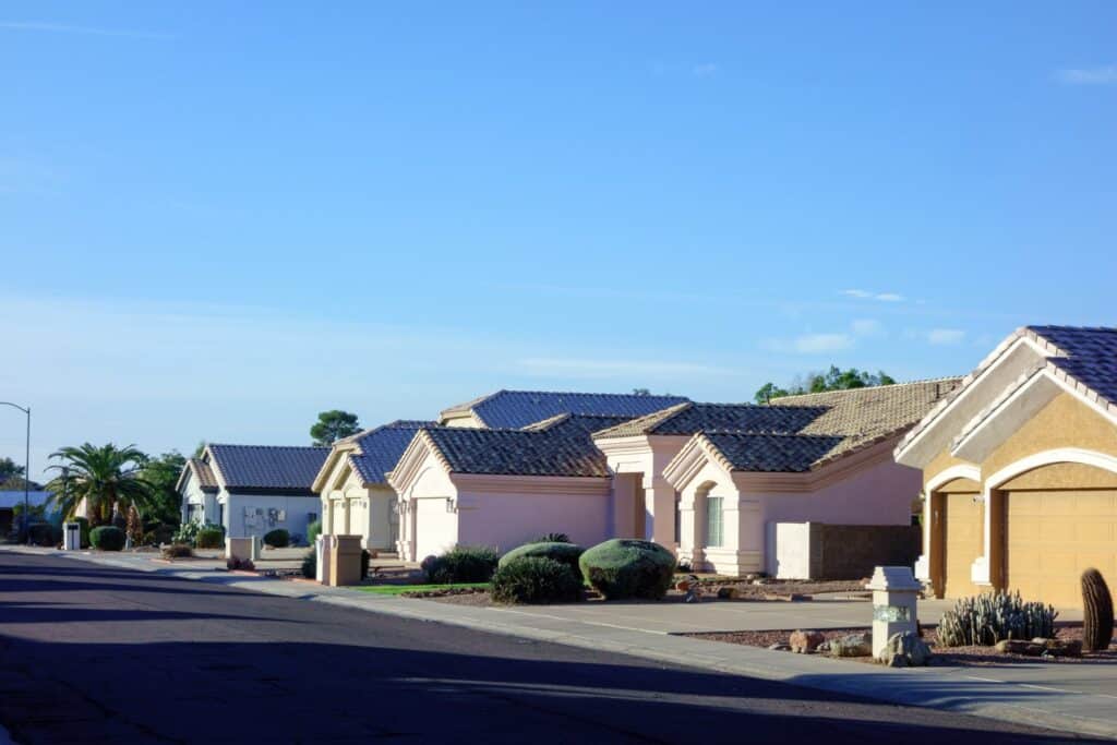 Single family housing community with multiple houses